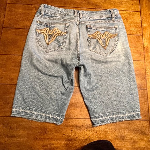 No Boundaries Stretch Denim Shorts Distressed Light Wash Junior 11 S1090-378 - Picture 3 of 10